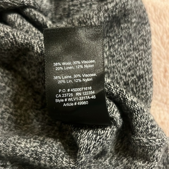 Aritzia Babaton wool and linen blend soft knit v-neck sweater - Picture 7 of 7